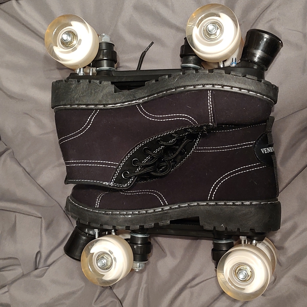 Roller Skates Canvas Sneaker Shoe 9M